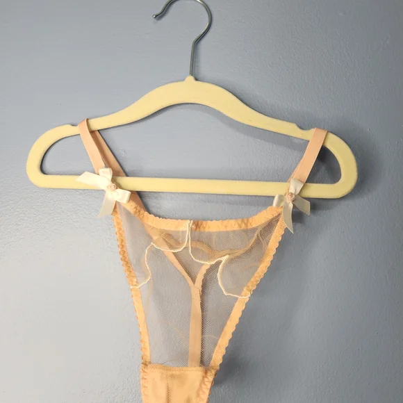 Agent Provocateur Lorna 3-piece Set in Sand - Picture 5 of 9